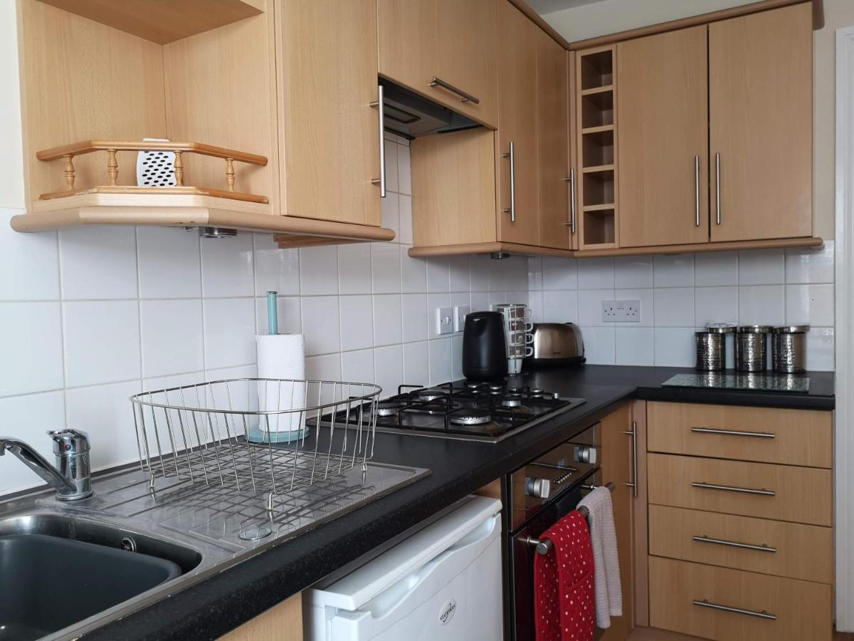 Coastal Escape Deal - 2 Bedroom House -Short Lets & Serviced Accommodation Holiday home *
