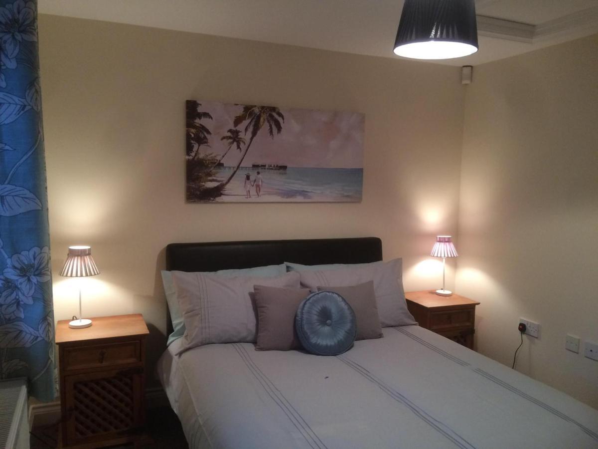 Coastal Escape Deal - 2 Bedroom House -Short Lets & Serviced Accommodation Holiday home *
