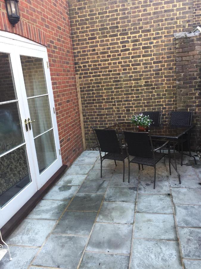 Holiday home Coastal Escape Deal - 2 Bedroom House -Short Lets & Serviced Accommodation *