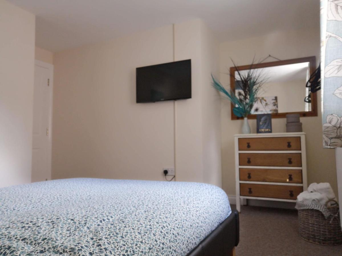 Coastal Escape Deal - 2 Bedroom House -Short Lets & Serviced Accommodation Holiday home Deal