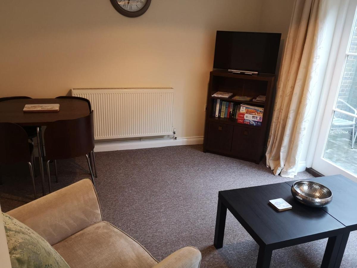 Coastal Escape Deal - 2 Bedroom House -Short Lets & Serviced Accommodation *